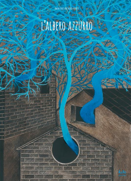 L'ALBERO AZZURRO di Amin Hassanzadeh Sharif C'era una volta un gigantesco albero azzurro al centro di una città. Era così grande che i suoi rami attraversavano le case. Tutti lo amavano. Tutti eccetto il re, che ne era invidioso, tanto che un giorno ordinò di abbatterlo. Ma i rami tagliati rimasti nelle case crebbero e ciascuno di loro divenne a sua volta un albero azzurro. Oggi l'intera città è una bellissima foresta. Una potente metafora sulla libertà. Età di lettura +5 albero_azzurro_cop.jpg
