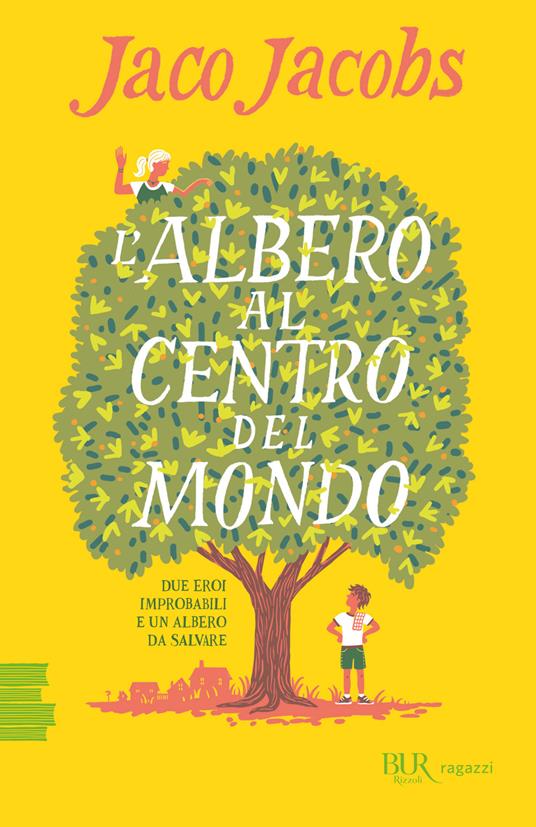 L'ALBERO AL CENTRO DEL MONDO di Jaco Jacobs Marnus, tredici anni, si sente invisibile. Ad attirare le attenzioni dei genitori, infatti, ci pensano i suoi fratelli: Donovan, adolescente tutto muscoli con in testa solo le ragazze, e Adrian, nove anni e un'intelligenza fuori dal comune. Un giorno alla porta di casa loro bussa una ragazza, ma stranamente non è lì per le lezioni di bacio a pagamento di Donovan, l'ultimo eccentrico business messo in piedi da Adrian. Leila - così si chiama - sta raccogliendo firme per una petizione. C'è da difendere un albero, l'albero che per lei significa tutto e che il comune vuole abbattere per far posto a un gasdotto. Sorprendendo anche se stesso, Marnus si arrampica insieme a Leila, deciso a non scendere finché la loro causa non sarà vinta. Presto i due capiranno che non sono i soli ad avere qualcosa per cui lottare: il loro gesto attira come una calamita tantissime persone, tutte diverse e ognuna con una storia da raccontare. Età di lettura +10 albero_centro_mondo_cop.jpg