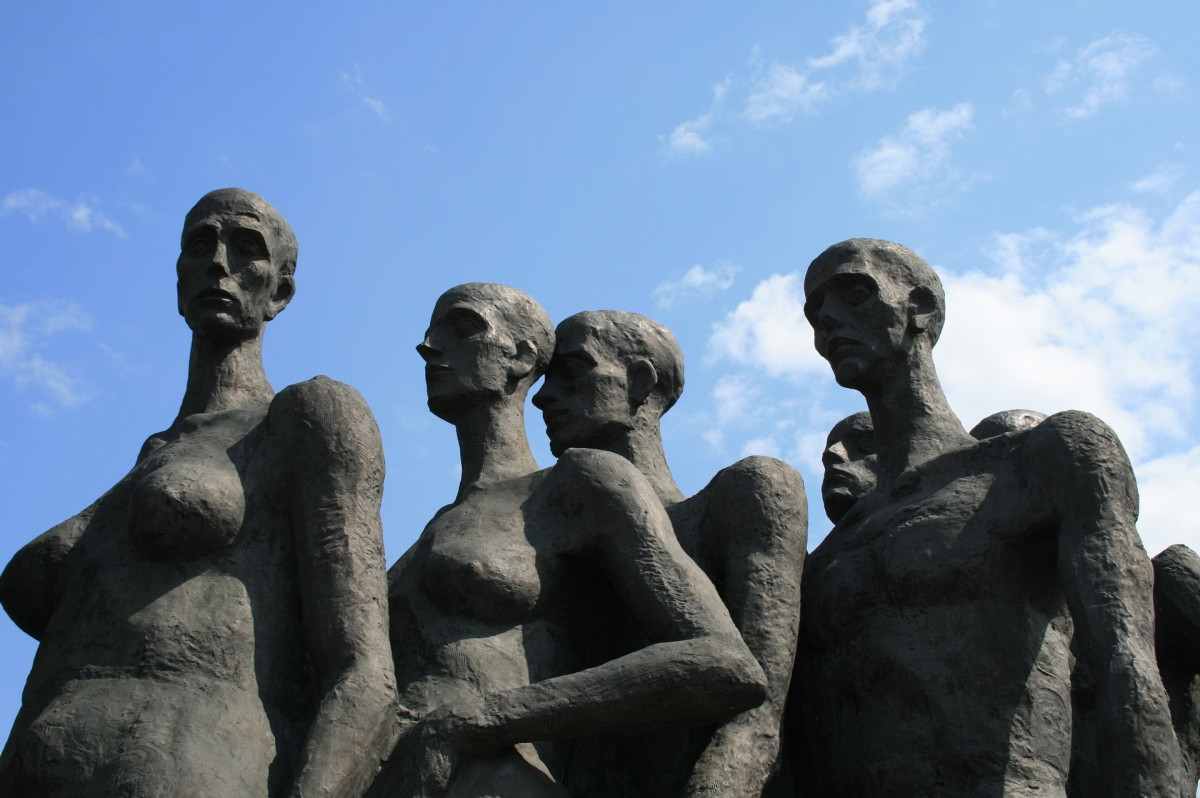 monumento_vittime_olocausto_.jpg